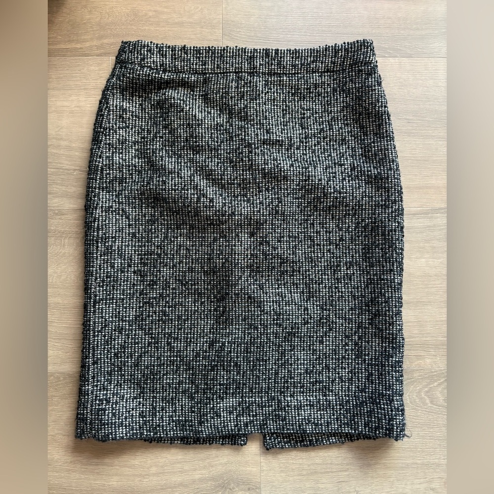 J. Crew Wool Silk Blend Tweed Metallic Accent Pencil Skirt- size 4